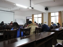 网络教育与函授课程：哪个更适合您？-深职训学校(深职训学校)