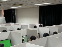 提升职场竞争力：深职训学校如何革新成人英语网络教育(职场竞争力)