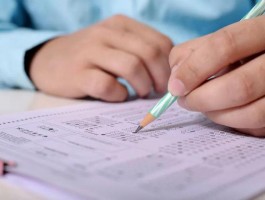 提升学历：当学历不足时，深职训学校如何助你一臂之力(职业技能培训)