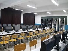 网络教育的特色与优势：深职训学校引领未来学习模式(在线学习)